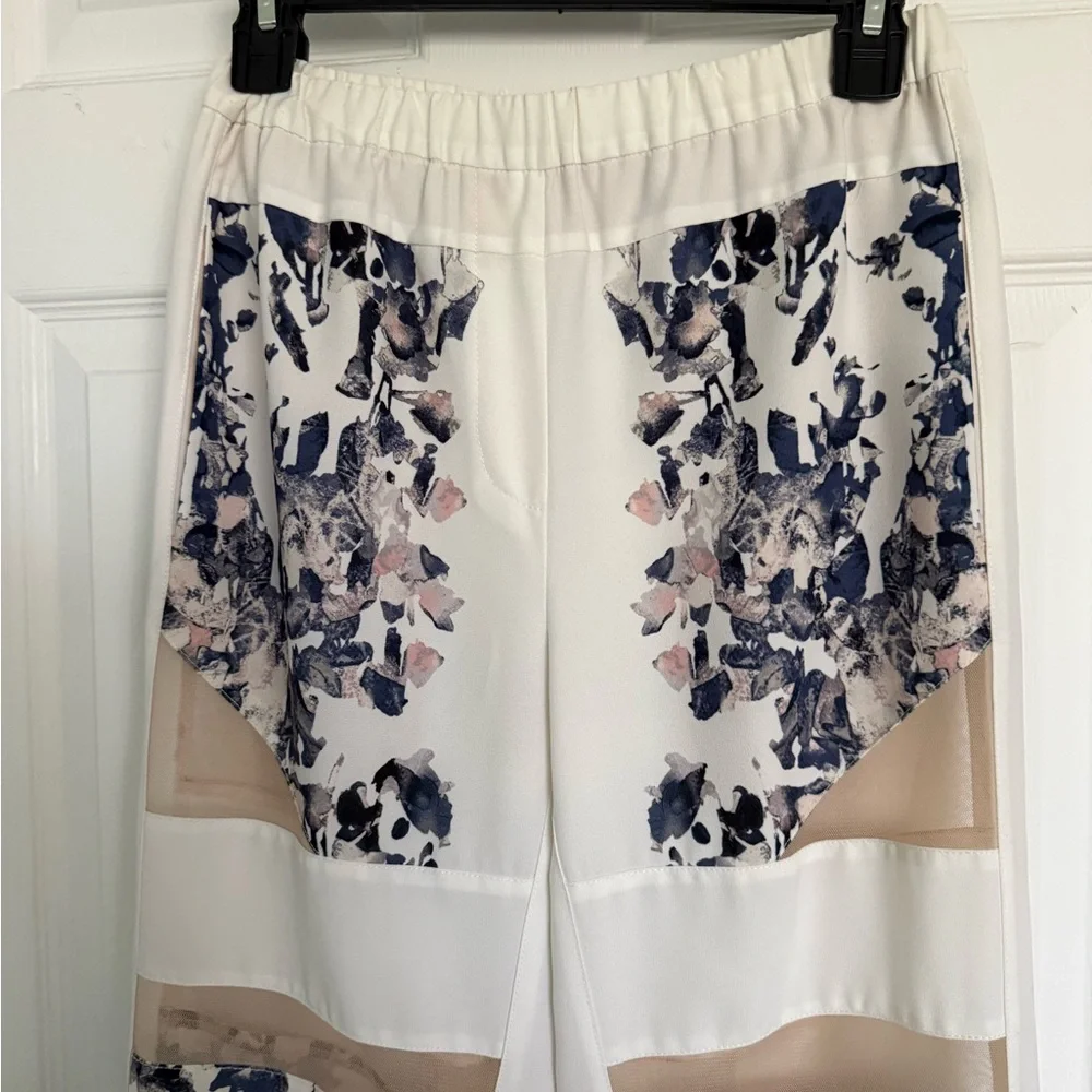 BCBGMAXAZRIA RUNWAY THE
GABRIEL PANTS
Size XXSmall - Picture 10 of 15